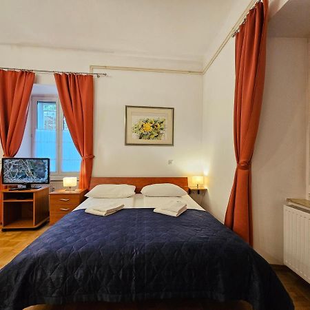 Spacious Central Studio Nika 2 Tour As Ljubljana Ngoại thất bức ảnh